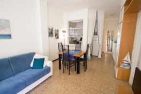 Grande BILOCALE con GIARDINO e POSTO AUTO PRIVATO Comodo al mare Varazze